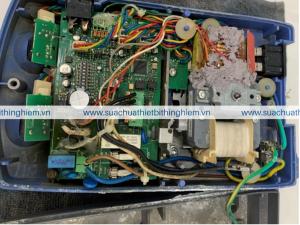 Hình ảnh bo mạch đã được sửa chữa sai cách