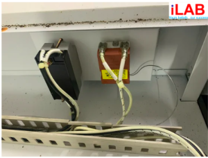 Hình ảnh lớp bụi đóng ở viền máy sau lâu ngày không bảo trì