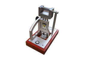 Thiết bị kiểm tra giày dép kích thước 55 * 80 * 170cm dùng để kiểm tra độ chống trượt của đế và gót giày JAMES, hãng Yu Yang